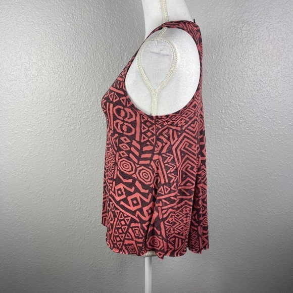 Graphic Tank top - Picture 4 of 8